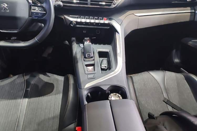 Used Peugeot 5008 2017 380THP 7-Seater Elite Edition Gear Lever