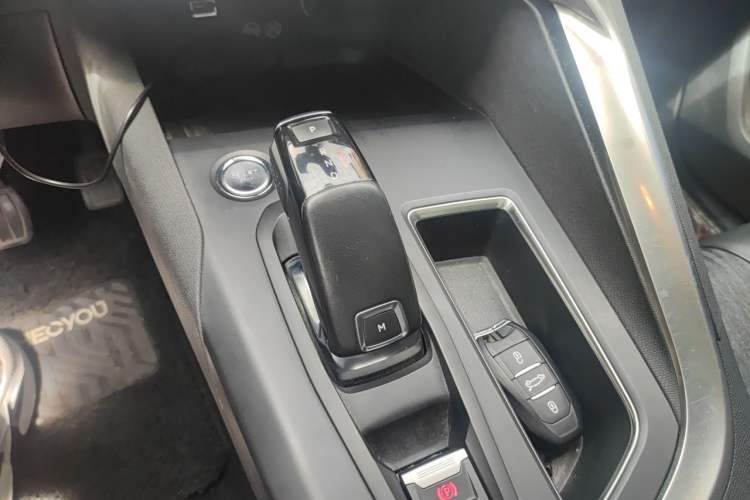 Used Peugeot 5008 2017 380THP 7-Seater Elite Edition Gear Lever