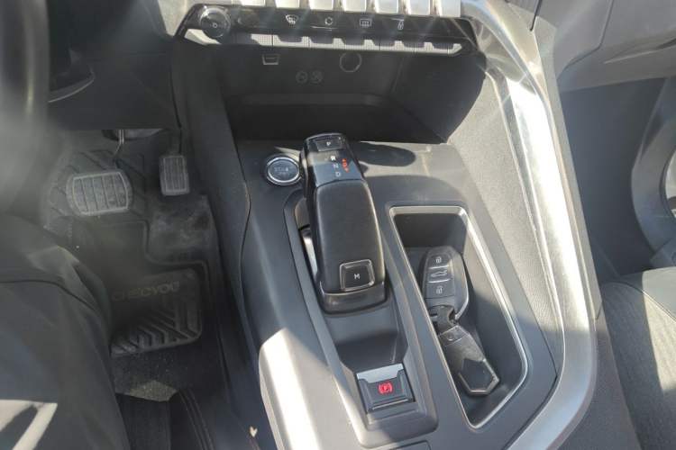 Used Peugeot 5008 2017 380THP 7-Seater Elite Edition Gear Lever