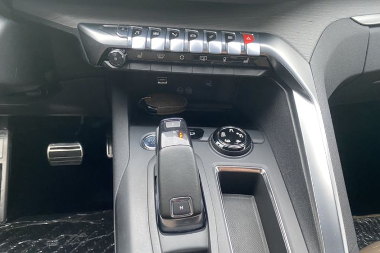 Used Peugeot 5008 2017 380THP 7-Seater Luxury GT Edition Gear Lever