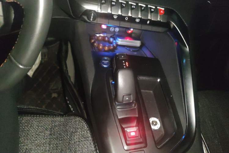 Used Peugeot 5008 2017 380THP 7-Seater Elite Edition Gear Lever