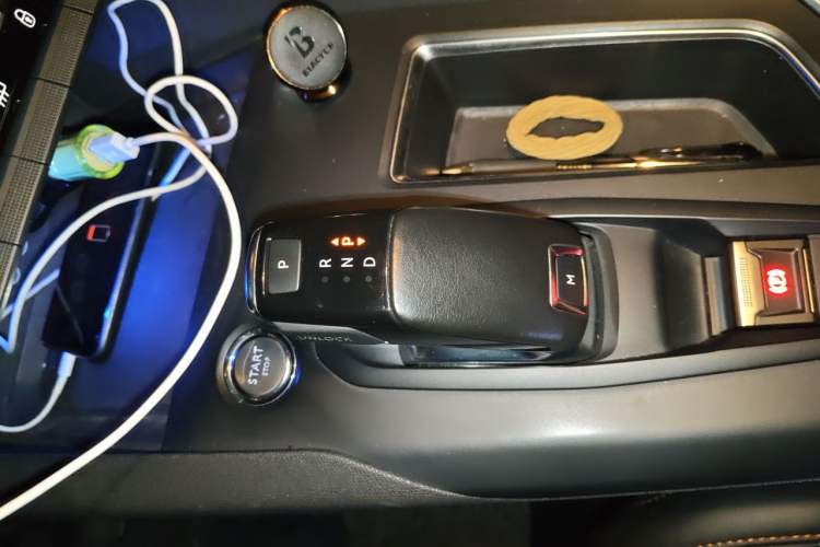 Used Peugeot 5008 2017 350THP 7-Seater Elite Edition Gear Lever