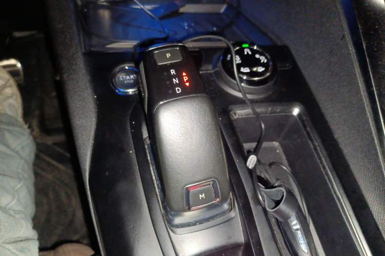 Used Peugeot 5008 2017 380THP 7-Seater Luxury GT Edition Gear Lever