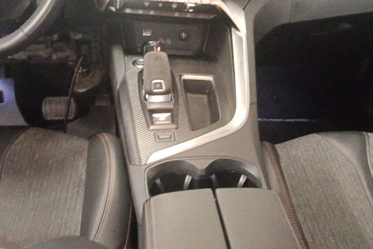 Used Peugeot 5008 2017 380THP 5-Seater Elite Edition Gear Lever