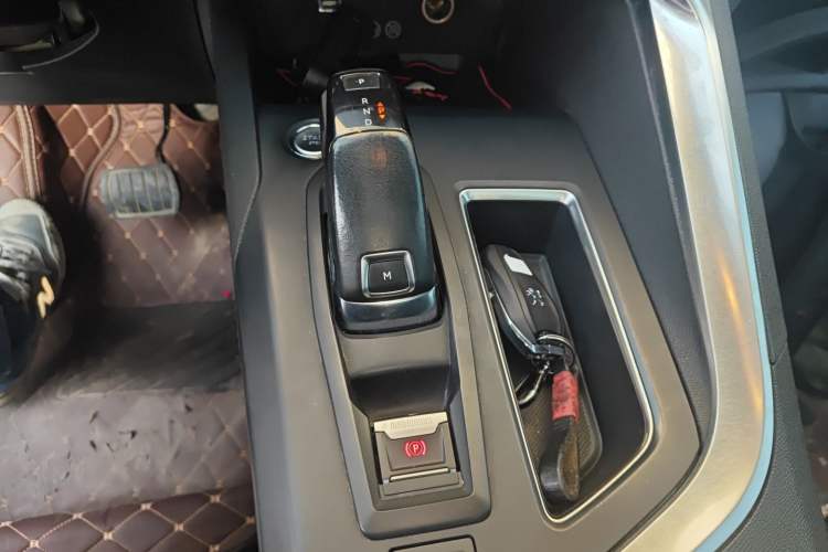 Used Peugeot 5008 2017 380THP 7-Seater Elite Edition Gear Lever