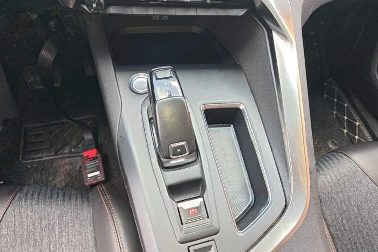 Used Peugeot 5008 2017 380THP 5-Seater Elite Edition Gear Lever
