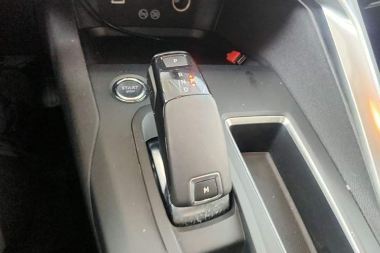 Used Peugeot 5008 2017 350THP 7-Seater Elite Edition Gear Lever