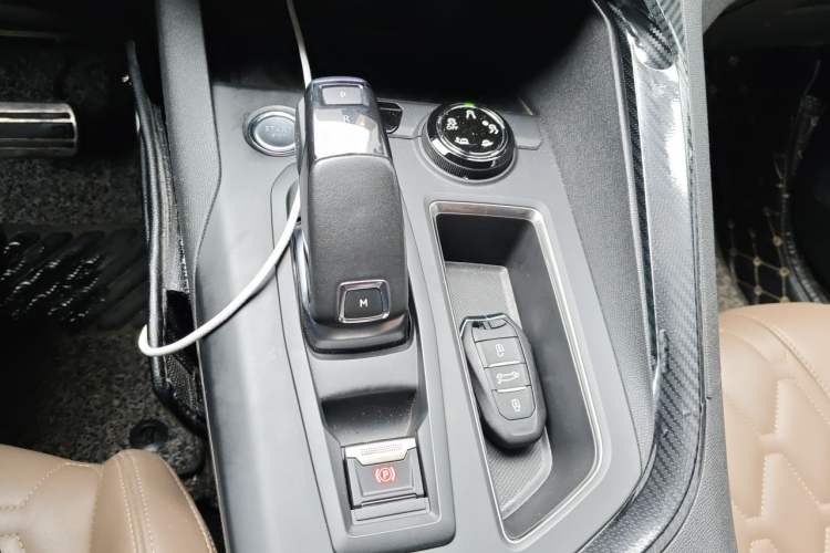 Used Peugeot 5008 2017 380THP 7-Seater Luxury GT Edition Gear Lever