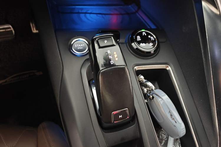 Used Peugeot 5008 2017 380THP 7-Seater Luxury GT Edition Gear Lever
