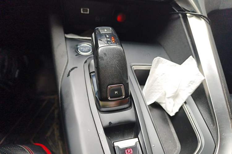 Used Peugeot 5008 2017 380THP 7-Seater Elite Edition Gear Lever