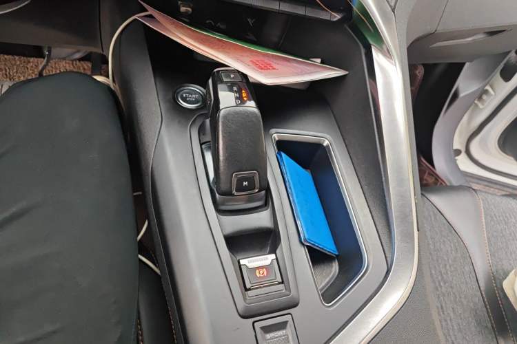 Used Peugeot 5008 2017 380THP 7-Seater Elite Edition Gear Lever