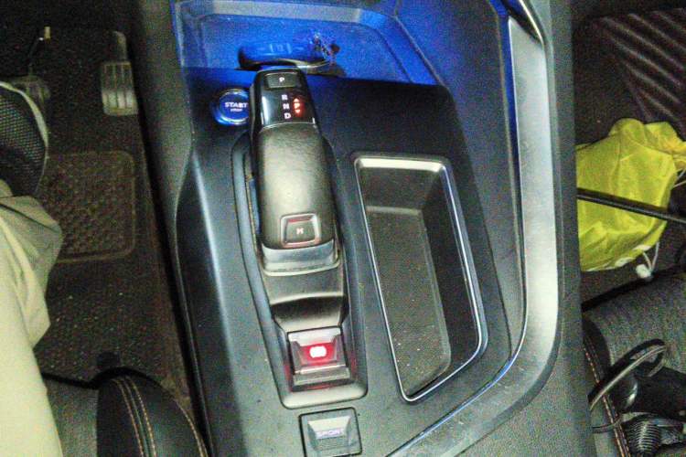 Used Peugeot 5008 2017 350THP 5-Seat Elite Edition Gear Lever