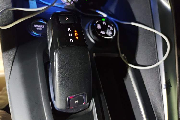 Used Peugeot 5008 2017 380THP 7-Seater Luxury GT Edition Gear Lever