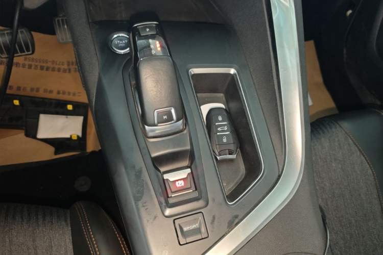 Used Peugeot 5008 2017 350THP 5-Seat Elite Edition Gear Lever