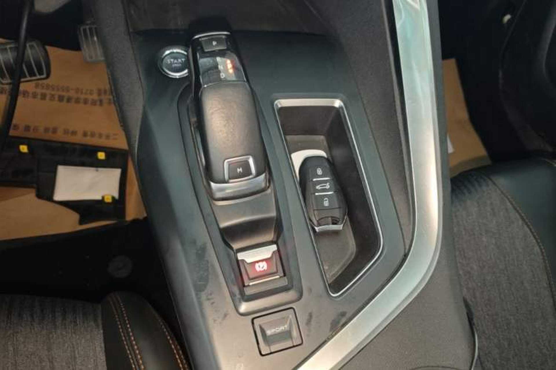 Used Peugeot 5008 2017 350THP 5-Seat Elite Edition Gear Lever
