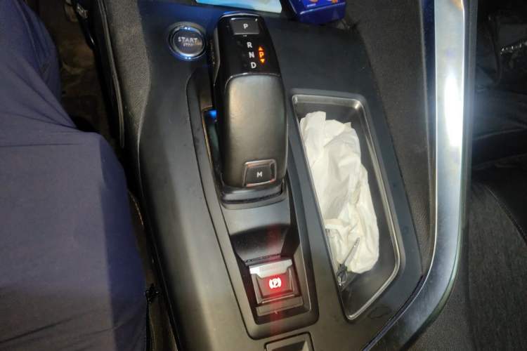 Used Peugeot 5008 2017 350THP 7-Seater Elite Edition Gear Lever