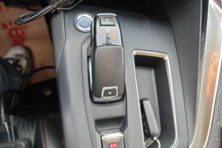 Used Peugeot 5008 2017 350THP 7-Seater Elite Edition Gear Lever