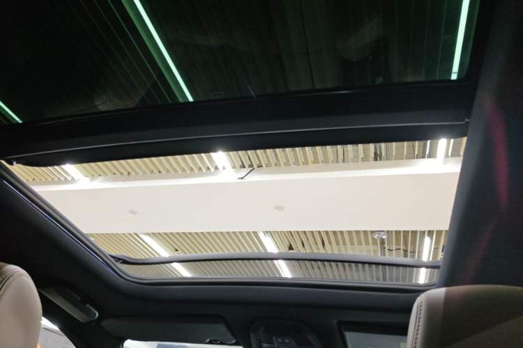Used Peugeot 5008 2017 380THP 7-Seater Luxury GT Edition Headliner