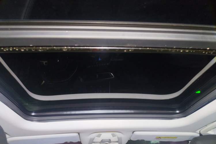 Used Peugeot 5008 2017 380THP 7-Seater Luxury Edition Headliner