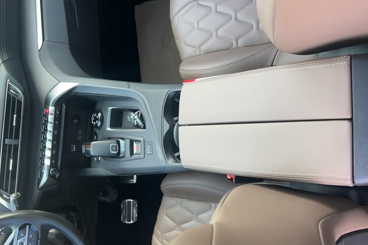 Used Peugeot 5008 2017 380THP 7-Seater Luxury GT Edition Interior 1