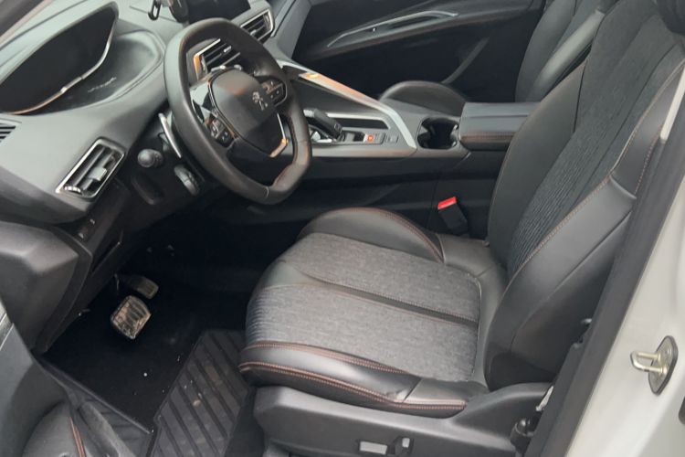 Used Peugeot 5008 2017 350THP 7-Seater Elite Edition Interior 1