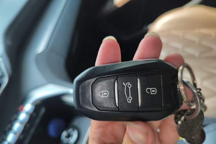 Used Peugeot 5008 2017 380THP 7-Seater Luxury GT Edition Interior 1