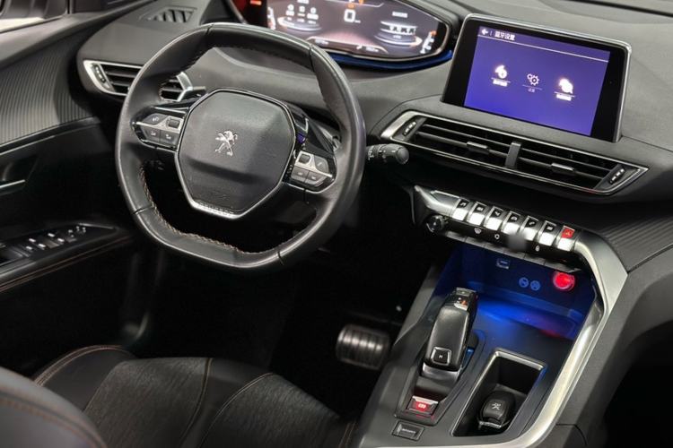 Used Peugeot 5008 2017 380THP 7-Seater Elite Edition Interior 1
