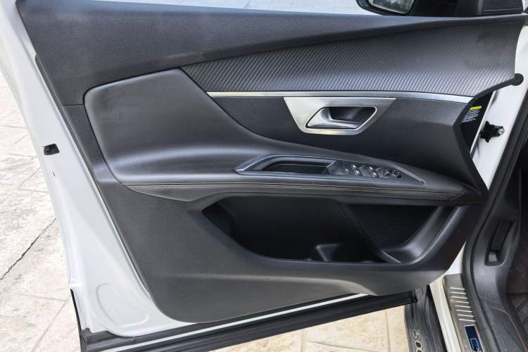 Used Peugeot 5008 2017 380THP 7-Seater Elite Edition Interior 1