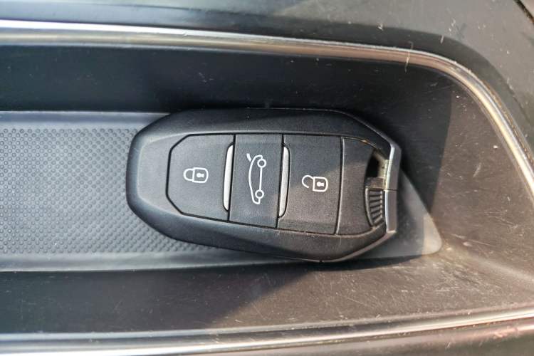 Used Peugeot 5008 2017 380THP 7-Seater Boundary-Free Edition Interior 1