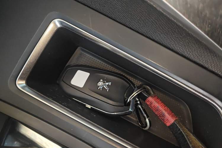 Used Peugeot 5008 2017 380THP 7-Seater Elite Edition Interior 1