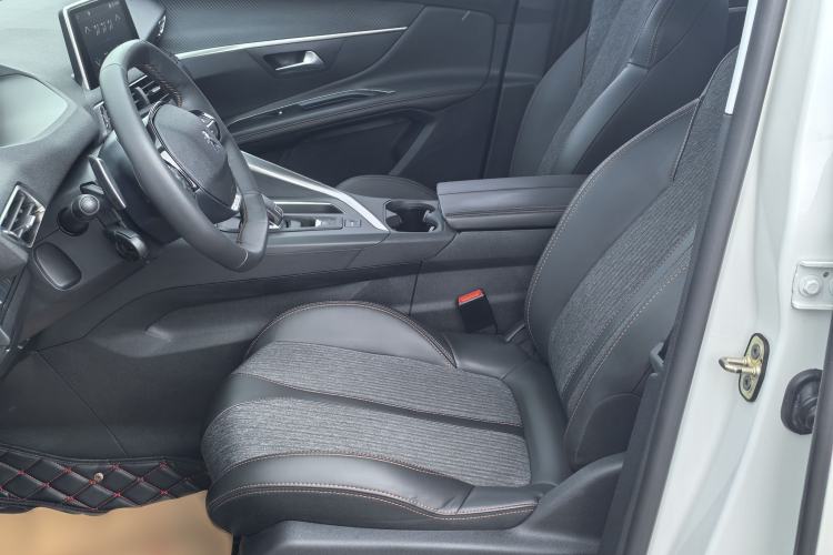 Used Peugeot 5008 2017 350THP 7-Seater Elite Edition Interior 1