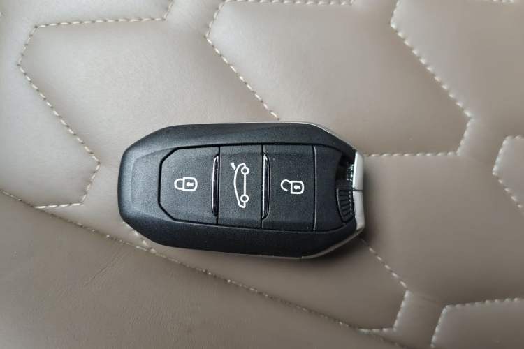 Used Peugeot 5008 2017 380THP 7-Seater Luxury GT Edition Interior 1