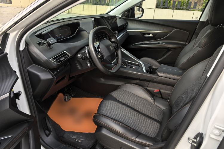 Used Peugeot 5008 2017 380THP 7-Seater Elite Edition Interior 1