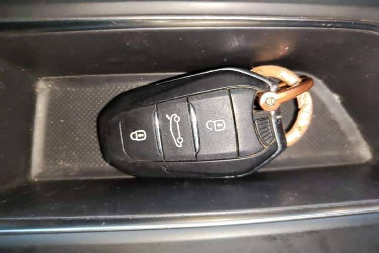 Used Peugeot 5008 2017 350THP 7-Seater Elite Edition Interior 1