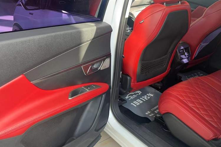 Used Peugeot 5008 2017 380THP 7-Seater Elite Edition Interior 2