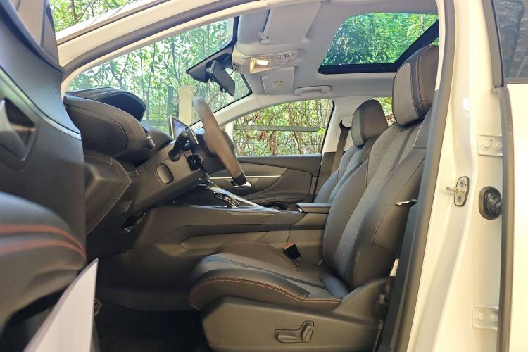 Used Peugeot 5008 2017 350THP 5-Seat Elite Edition Interior 2