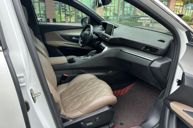 Used Peugeot 5008 2017 380THP 7-Seater Luxury GT Edition Interior 3