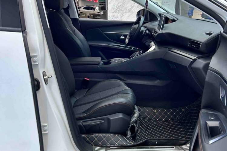 Used Peugeot 5008 2017 380THP 7-Seater Elite Edition Interior 3