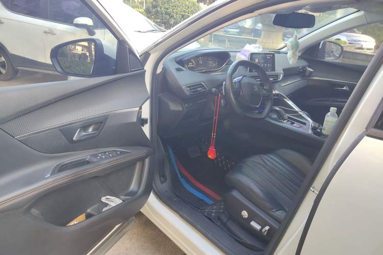 Used Peugeot 5008 2017 380THP 7-Seater Boundary-Free Edition Interior 3