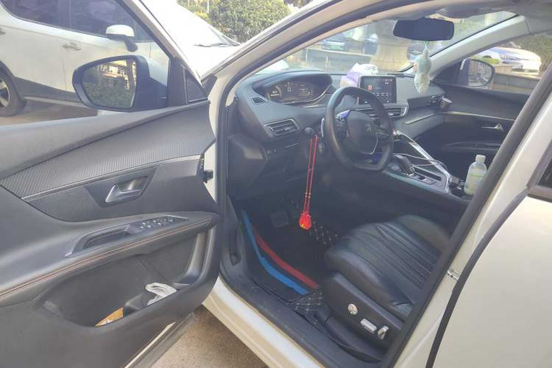 Used Peugeot 5008 2017 380THP 7-Seater Boundary-Free Edition Interior 3