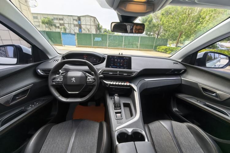 Used Peugeot 5008 2017 380THP 7-Seater Elite Edition Interior 3