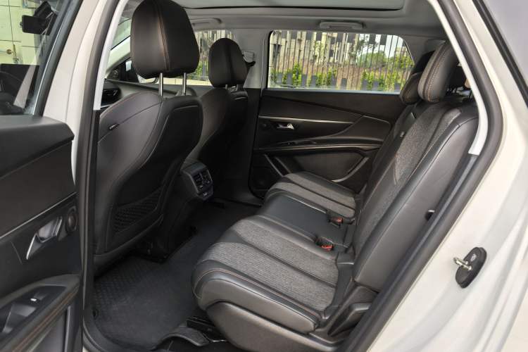 Used Peugeot 5008 2017 380THP 7-Seater Elite Edition Interior 3