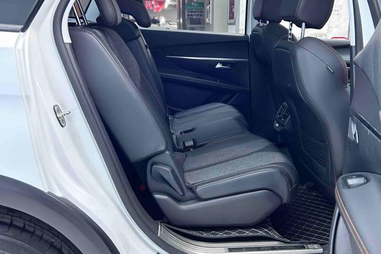 Used Peugeot 5008 2017 380THP 7-Seater Elite Edition Interior 4