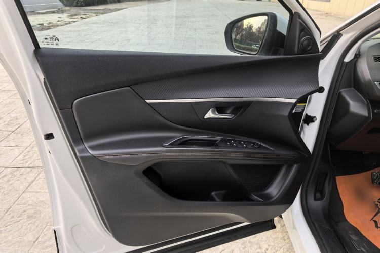 Used Peugeot 5008 2017 380THP 7-Seater Elite Edition Interior 4