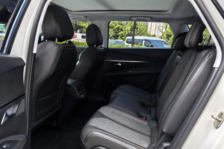 Used Peugeot 5008 2017 380THP 7-Seater Elite Edition Interior 5