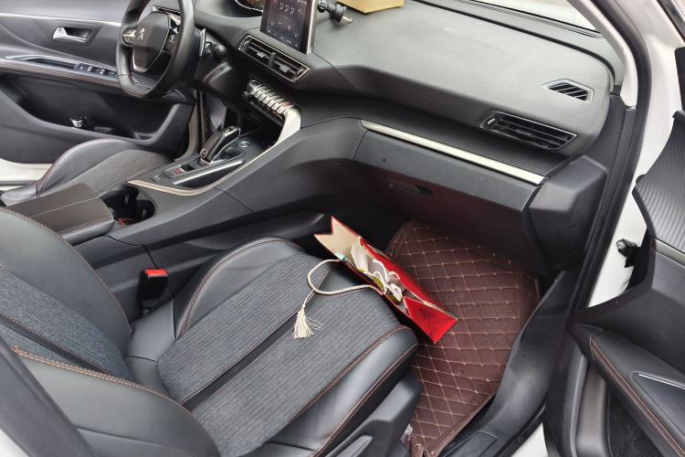Used Peugeot 5008 2017 380THP 7-Seater Elite Edition Interior 5