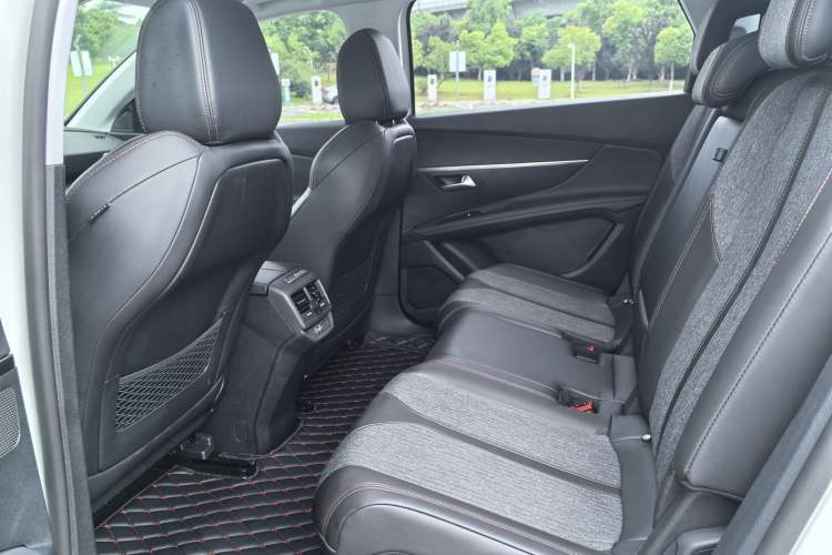 Used Peugeot 5008 2017 350THP 7-Seater Elite Edition Interior 5