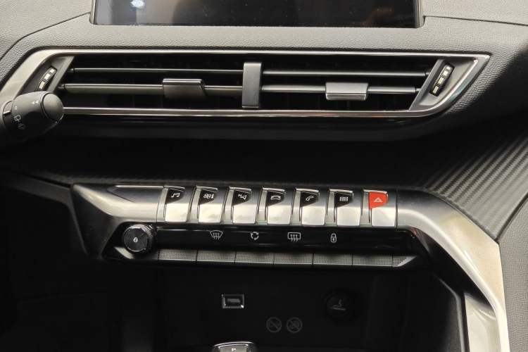 Used Peugeot 5008 2017 380THP 7-Seater Elite Edition Interior 6