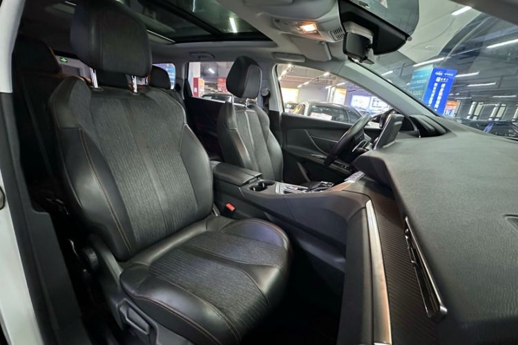 Used Peugeot 5008 2017 380THP 7-Seater Elite Edition Interior 6