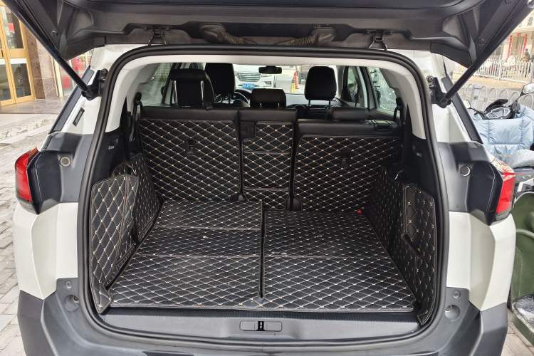 Used Peugeot 5008 2017 380THP 7-Seater Elite Edition Interior 6